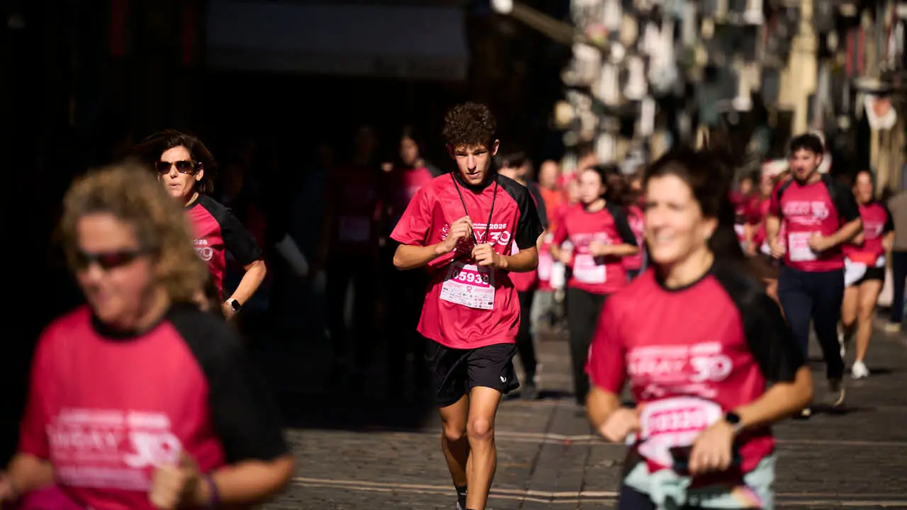 XV Carrera solidaria contra el c&aacute;ncer de mama organizada por Saray. PABLO LASAOSA