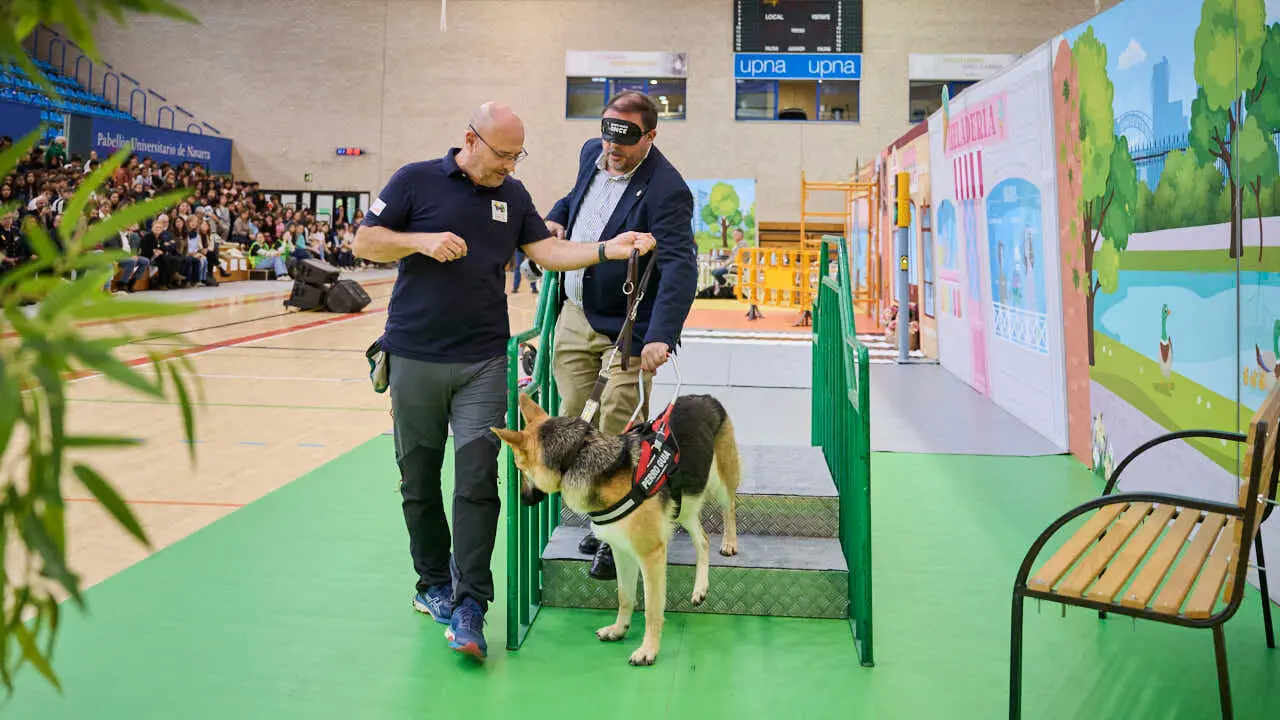 Exhibici&oacute;n de un nuevo modelo de perros gu&iacute;a en Navarra que organiza la Fundaci&oacute;n ONCE. PABLO LASAOSA