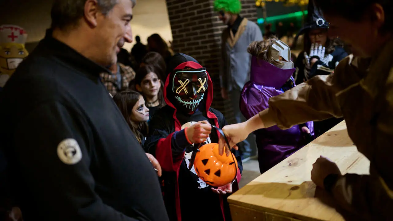 Celebraci&oacute;n de Halloween en Sarriguren. PABLO LASAOSA