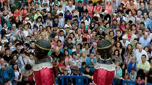 Comparsa, danzaris y La Pamplonesa, en San Ferm&iacute;n Chiquito