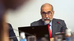 Domínguez quiere revertir a públicas las cocinas del Hospital, pero el contrato no expira hasta dentro de un año