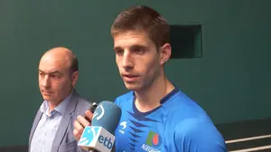 Mikel Idoate abandona la pelota profesional por una lesión en su mano izquierda