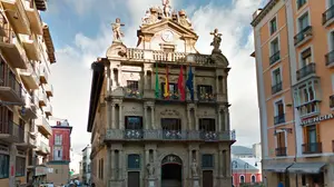 Pamplona rechaza la agresión sexista del domingo y se compromete a trabajar para mejorar la seguridad de las mujeres