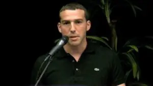 Las imágenes del pleno en el que el alcalde de Berriozar (Bildu) amenaza a un vecino: "Si tienes que decirme algo, me lo dices a la cara"