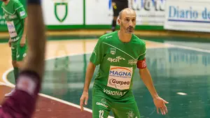 Últimos segundos del partido con gol final de Eseverri (2-1).