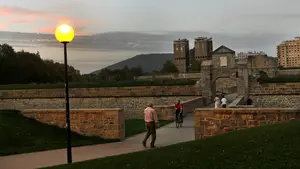 Pamplona ofrece visitas guiadas por la ciudad y los baluartes de las murallas 