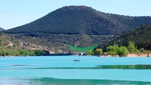 El agua almacenada en los embalses de Navarra baja al 52% durante el mes de julio