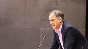 Bildu pregunta al Gobierno por Aroztegia y Geroa Bai aboga por que el proyecto "siga su marcha"