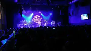 Izal concierto Pamplona, "La mujer de verde"