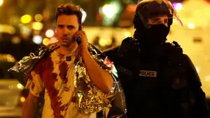 Una cadena de atentados en París deja al menos 120 muertos