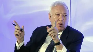 Margallo confirma que no viajaban espa&ntilde;oles a bordo del avi&oacute;n EgyptAir desaparecido