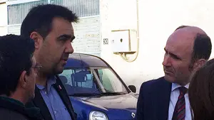 Un incendio arrasa buena parte de la nave de la lavandería Indusal en Marcilla