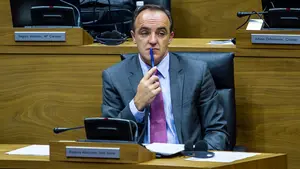 El cuatripartito y el PSN se niegan a apoyar una repulsa a la exposición de Azcona