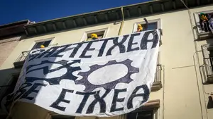 La Policía Foral desaloja a los okupas de la calle Compañía siguiendo órdenes del juez