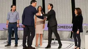 Sánchez alerta de que "algunos caminos pueden llevar a perpetuar" a Rajoy