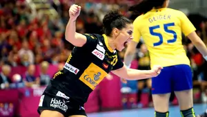 La extremo navarra Naiara Egozcue ficha por el balonmano Zuazo