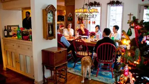 Las claves para evitar discusiones con familiares en Navidad: los consejos de un psiquiatra de la UNAV