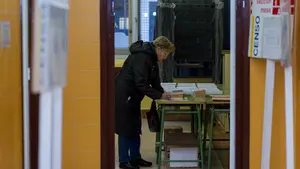 La participación se sitúa en el 58,29% a las 18.00 horas, casi un punto más que en 2011