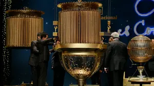 El 5.163, agraciado con el tercer premio, dotado de 500.000 euros la serie