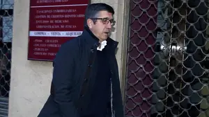 Patxi López pide unidad a los barones para hacer un "frente pro PSOE"