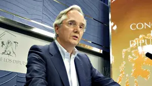 El PP veta a De la Serna, que estar&aacute; en el grupo mixto y no en la bancada 'popular'