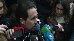 Iglesias tiende la mano al "PSOE que quiere avanzar" frente al que est&aacute; "con el PP" 