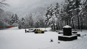 Cortada la NA-137 en la Venta de Juan Pito por la nieve y ventisca