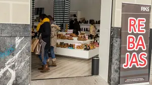 Los sindicatos discrepan sobre el ritmo para la apertura cero de comercios en festivos en Navarra