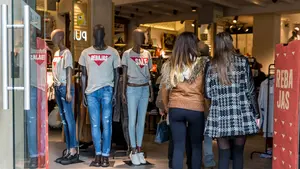 Más pesimistas: las dudas sobre el empleo y la subida de precios lastran a los consumidores navarros