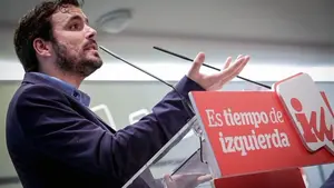 Garz&oacute;n defiende que IU debe "adaptarse" al nuevo tiempo e insiste en la unidad con Podemos