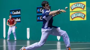 Gran remontada de Ezkurdia y Barriola en el frontón Labrit