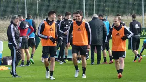 Oier Sanjurjo y Mikel Merino guardan descanso por precaución en Tajonar
