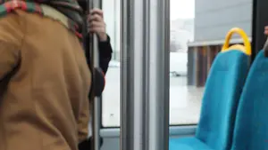 'Frenada' a los comportamientos incívicos en la villavesa: lanzan una campaña para respetar a los viajeros