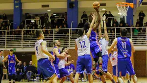 El Megacalzado Ardoi presenta sus credenciales al título ganando en la pista del Pas Piélagos