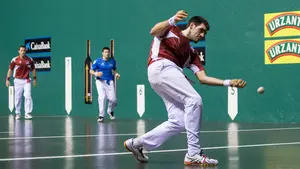 Ezkurdia y Barriola suman la sexta victoria y aprietan las semifinales