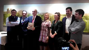 Entrega del Premio Periodistas de Navarra 2016 a Javier Manterola 