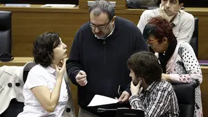 El cuatripartito de Uxue Barkos aprueba una declaración contra la dispersión de los presos de ETA 