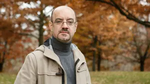 Un profesor de la UPNA elabora un manual para promover la salud entre la comunidad gitana