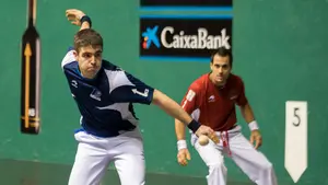 Irribarria y Rezusta ganan su partido en Bilbao y clasifican para la final al navarro Bengoetxea y Larunbe