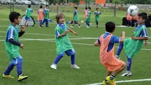 La Policía Municipal de Pamplona interviene en un partido de fútbol infantil para calmar los ánimos