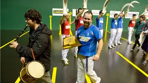 Olazar triunfa en su despedida como profesional en Galarreta