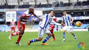 3-0. La Real y el joven Oyarzabal brillan ante el Granada pese a la lluvia