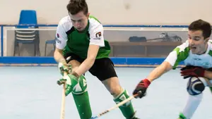 Oberena consigue una victoria muy sufrida ante el Tenis en Santander