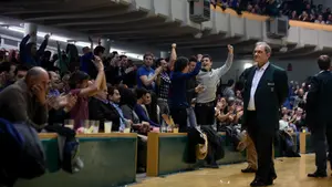 Las empresas abren el torneo navarro del cuatro y medio a pelotaris de otras comunidades