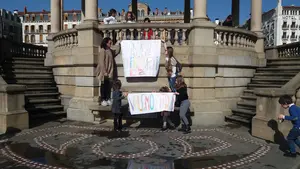 Los padres y profesores de las escuelas infantiles afectadas comparecer&aacute;n en el Parlamento