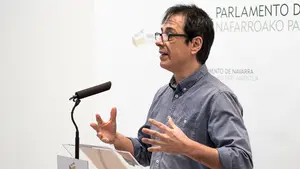 Anfas y Tasubinsa exigen que el parlamentario Couso (Podemos) rectifique por su "cruel e insultante" comentario