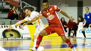 Aspil Vidal empata en la pista del Pozo, pero queda eliminado de la Copa