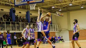 El Megacalzado Ardoi remonta el partido en la segunda parte ante el Ulacia Grupo en el pabellón de Zizur