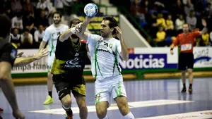 El Helvetia regalará mini hamburguesas este miércoles ante el balonmano Cangas