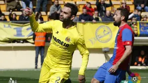 3-0. Un gran Villarreal golea a débil Levante y suma trece jornadas sin perder